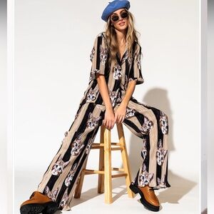 Dressed in LALA The World is Yours Plissé Set in Pretty Kitty